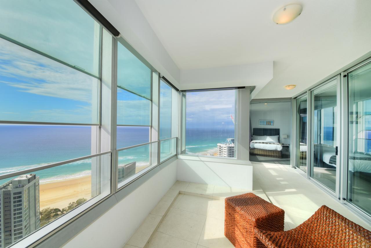 Private Apartment With Ocean Views At Q1 Resort Gold Coast Exterior photo